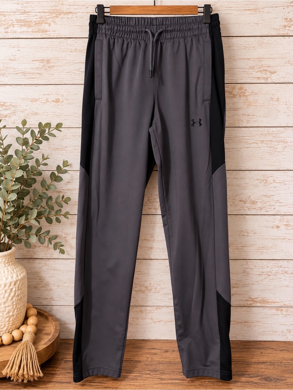 Under Armour Men's Gray and Black Performance Joggers